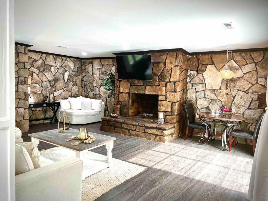 Small Rental For Couple Getaway دالتون المظهر الخارجي الصورة